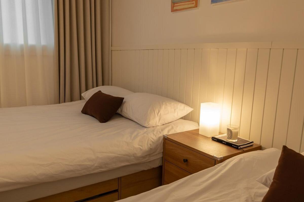 Poom Stay, Airport Bus, Cozy For Travelers,yeomchang Stn, Line9 Apartment