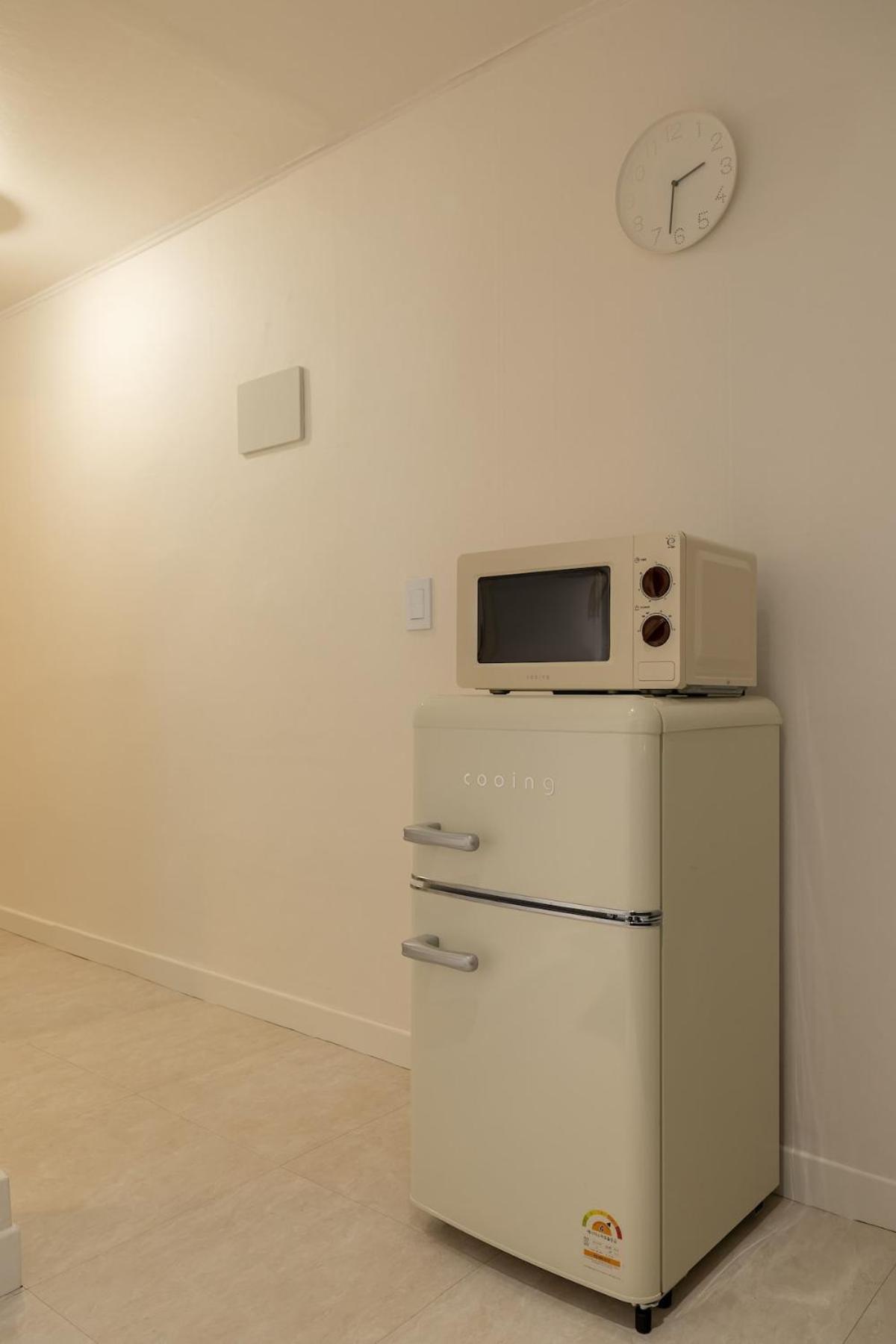 Apartment Poom Stay, Airport Bus, Cozy For Travelers,yeomchang Stn, Line9 *