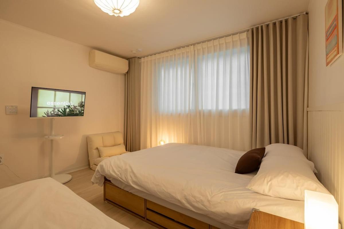 Poom Stay, Airport Bus, Cozy For Travelers,yeomchang Stn, Line9 Apartment Seoul