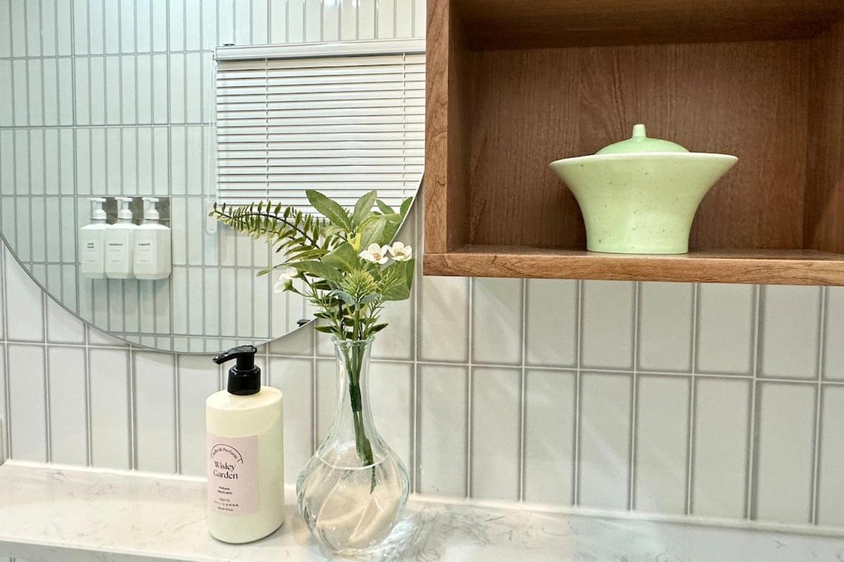 Apartment Poom Stay, Airport Bus, Cozy For Travelers,yeomchang Stn, Line9 *