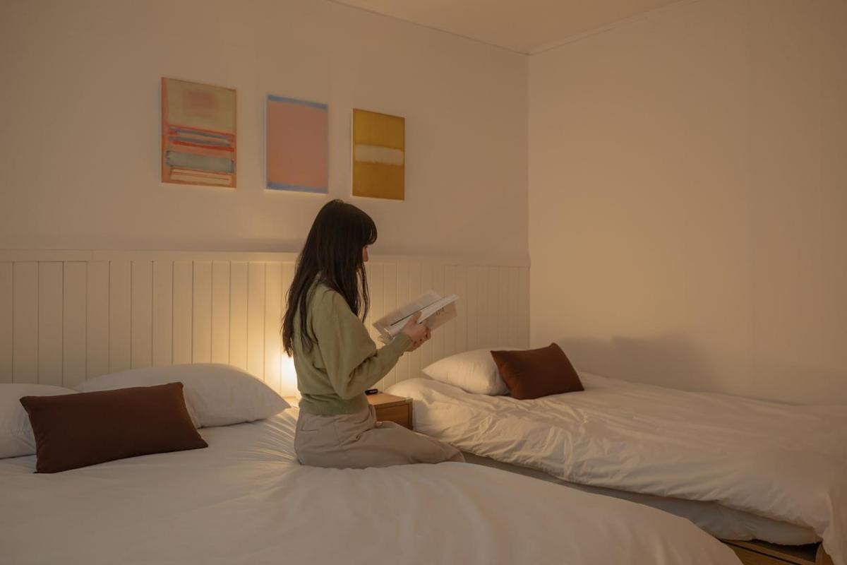Poom Stay, Airport Bus, Cozy For Travelers,yeomchang Stn, Line9 Apartment *