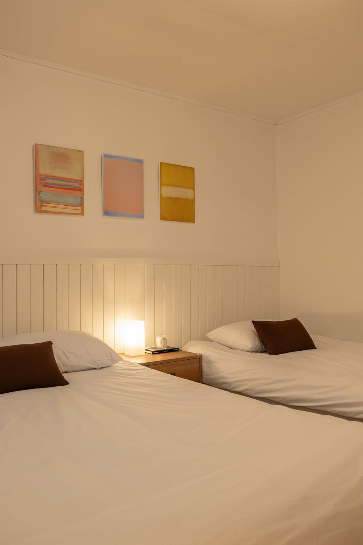Poom Stay, Airport Bus, Cozy For Travelers,yeomchang Stn, Line9 Apartment *