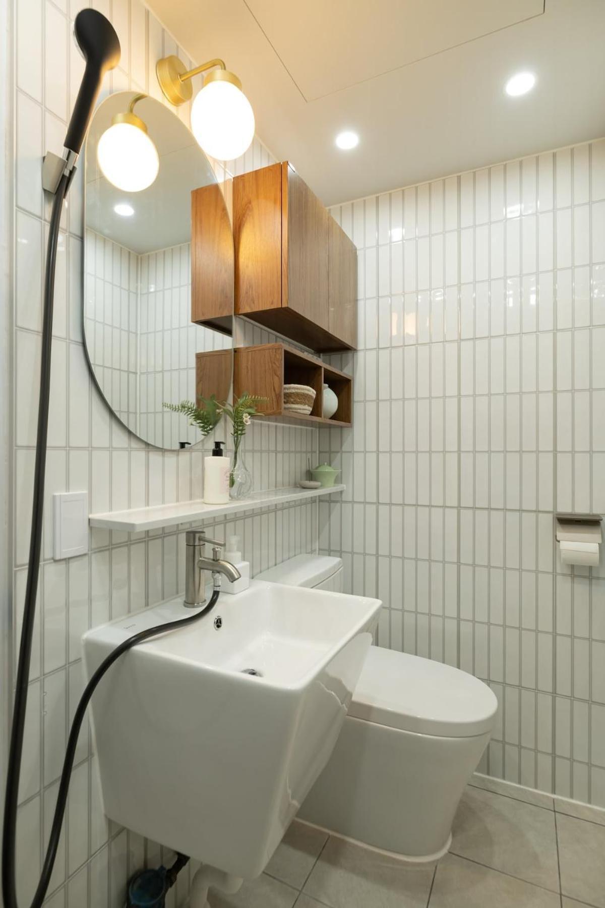 Poom Stay, Airport Bus, Cozy For Travelers,yeomchang Stn, Line9 Apartment *